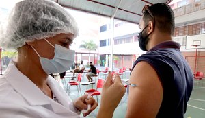 Dose de reforço garante melhor eficácia na imunização contra Covid-19