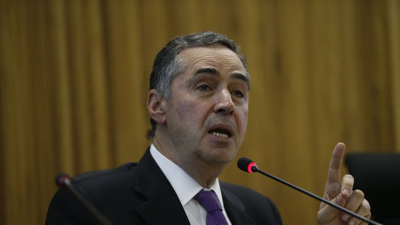 Barroso defende que big techs removam conteúdo ilícito antes de ordem judicial