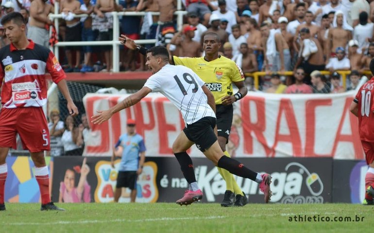 Athletico-PR derrota Taboão da Serra e avança às quartas de final