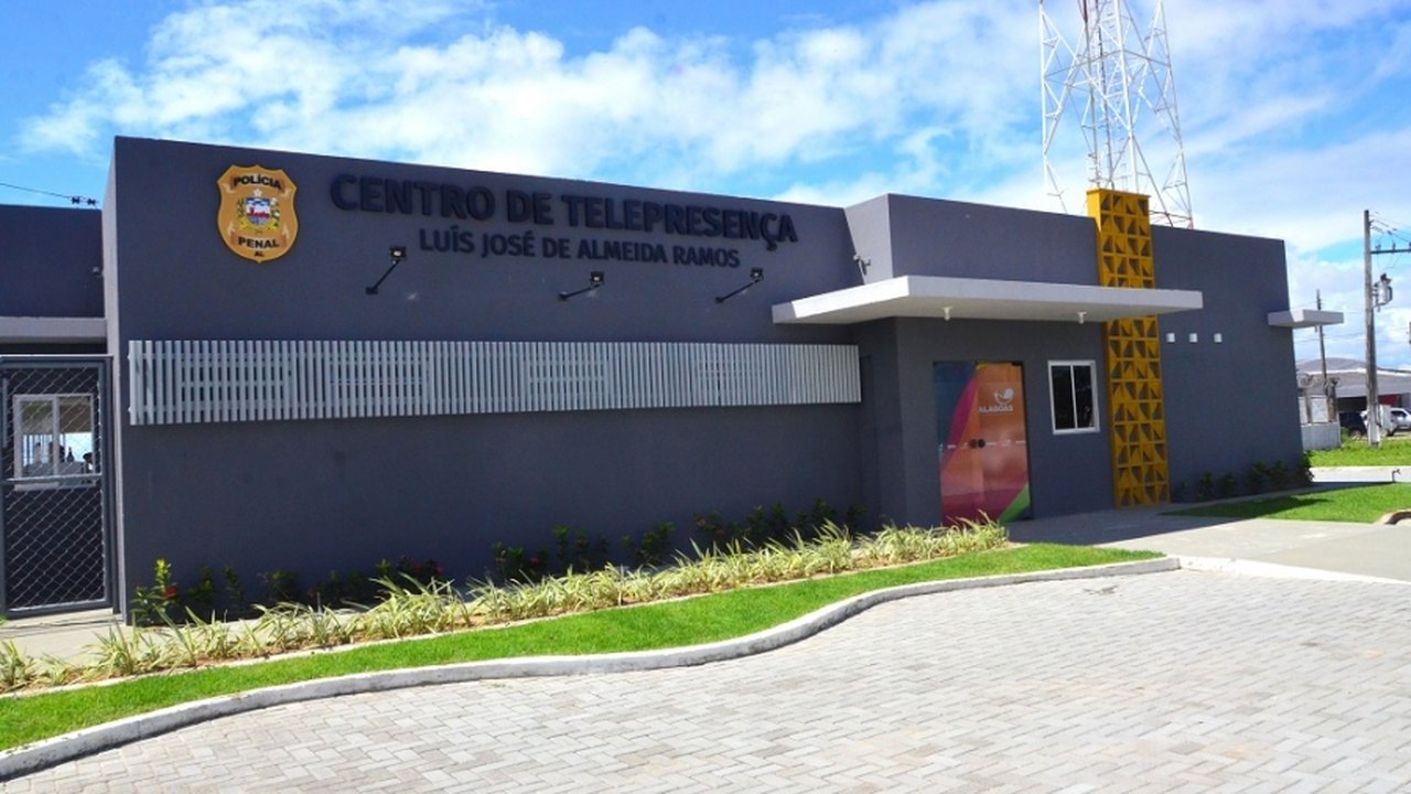Governo de Alagoas entrega 1º Centro de Telepresença do país