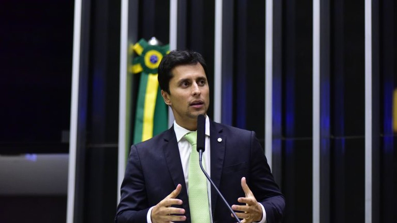 Comissão promove debate sobre a doença neuromuscular paralisia periódica