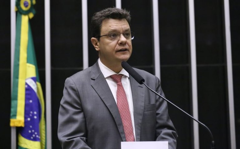 Câmara aprova projeto que aumenta remuneração dos servidores do TCU