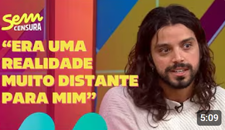 Sem Censura | Rodrigo Simas abre sobre experiência de fazer seu primeiro musical
