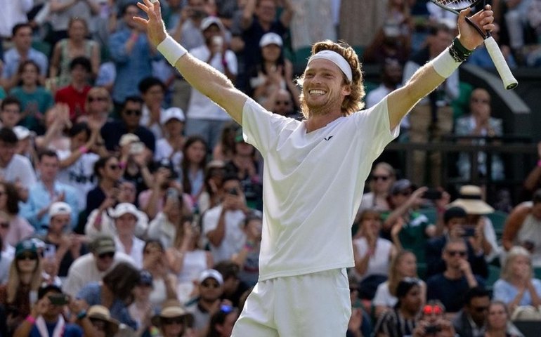 Rublev elimina Humbert e enfrenta algoz de Alcaraz na semifinal do Masters 1000 de Xangai
