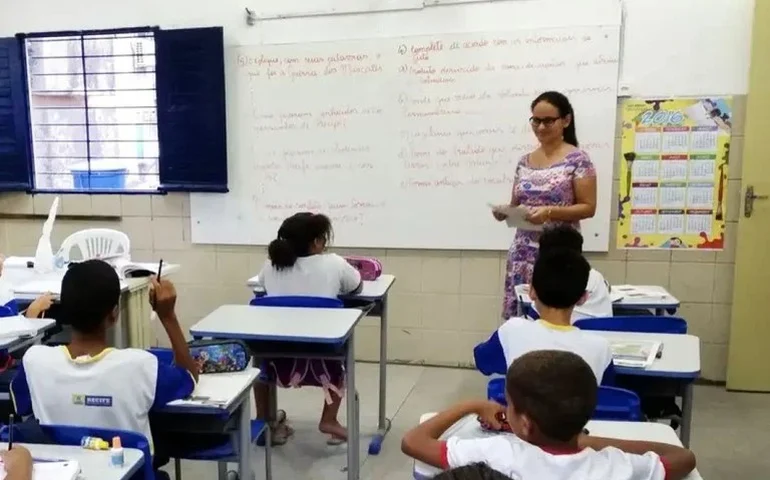 Isenção do IR duplica número de professores da educação básica que não pagarão imposto em Alagoas