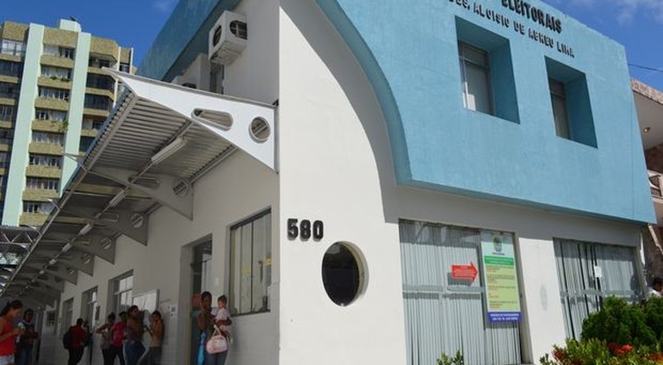Cartórios de Aracaju registram filas no último dia para emissão ou regularização do t