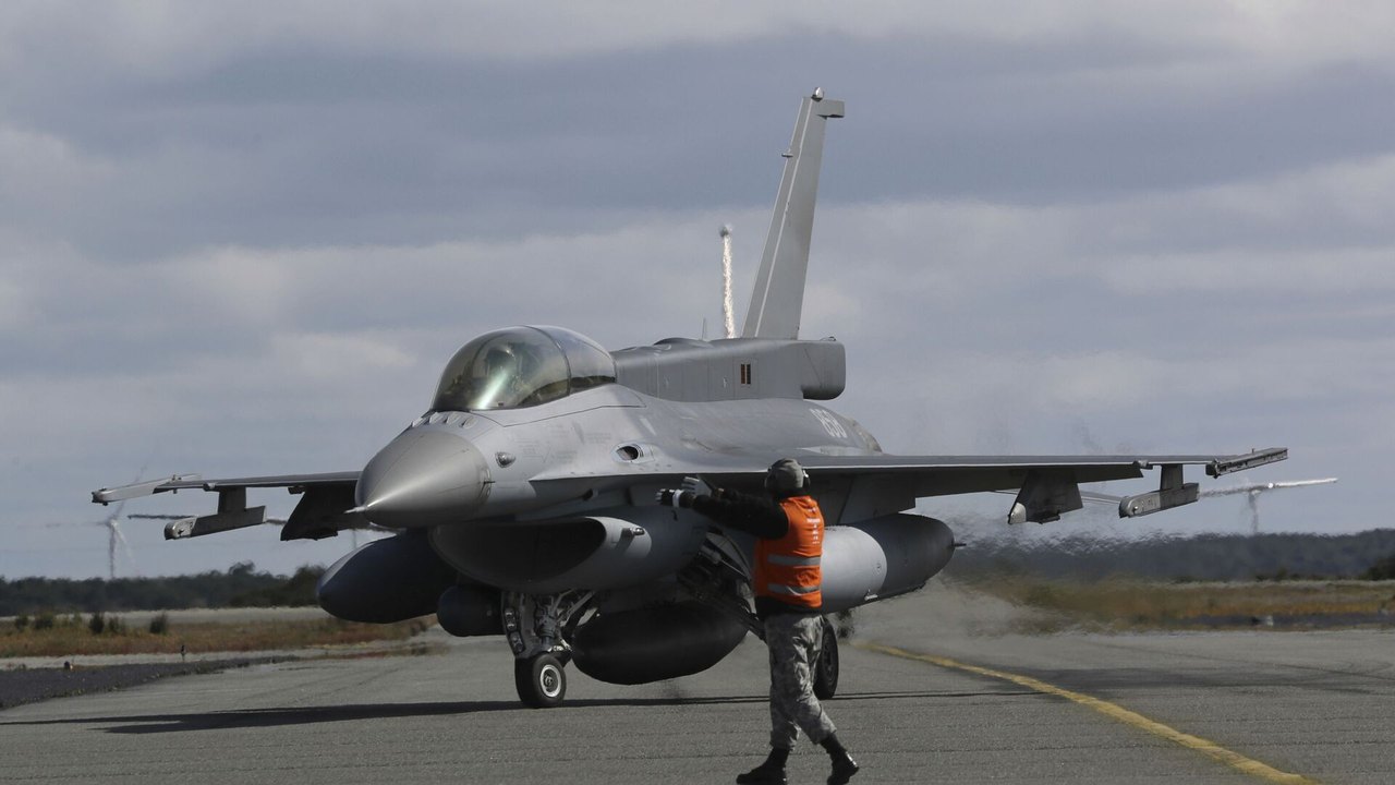 Senador: fim da entrega de inteligência à Ucrânia pelos EUA cria problemas para uso de caças F-16