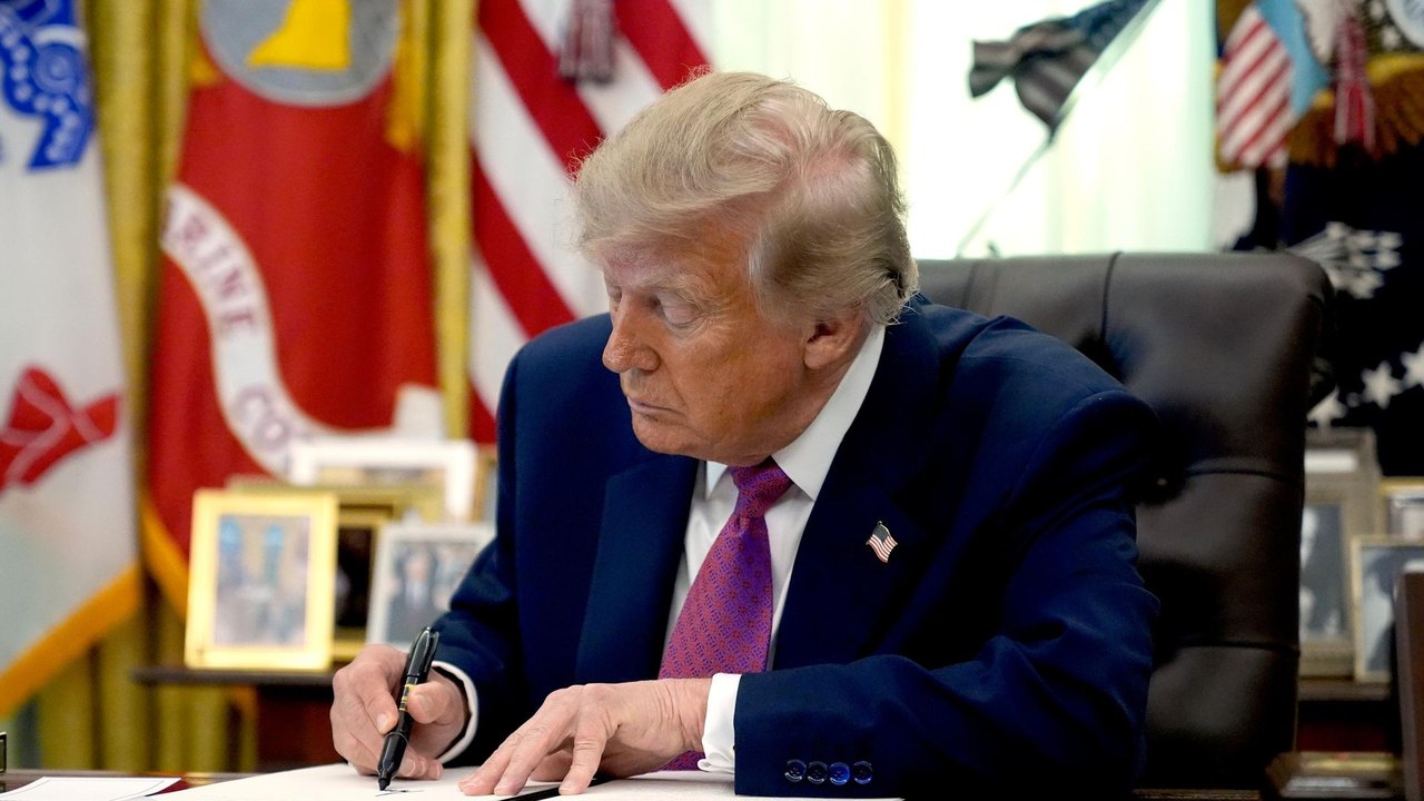 Trump assina ordem executiva renomeando Lago Ontário para Lago América; premiê canadense rebate