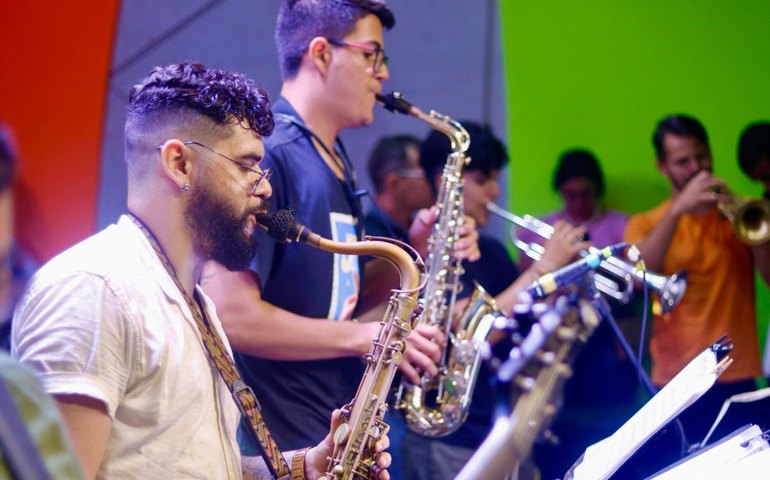 Wesley Lima, DJ Rodolfo e Jéssyka e Banda animam o Carnaval de Palmeira neste domingo