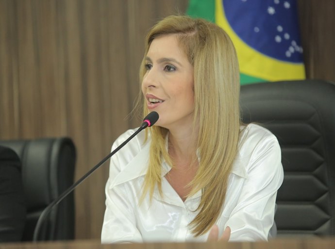 Fernanda Marinela ressalta importância do selo de qualidade OAB