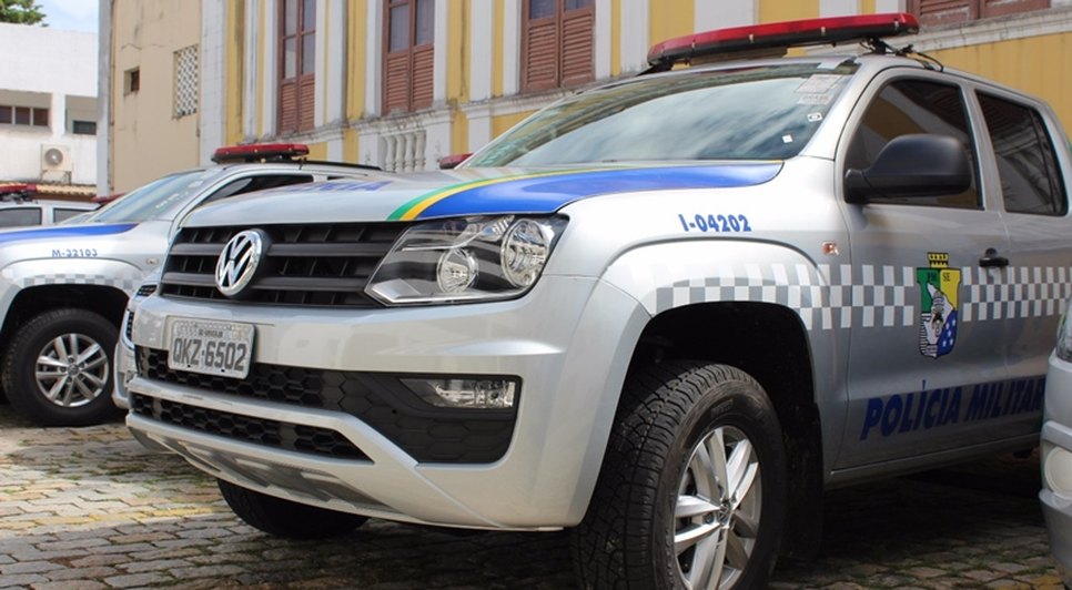 Homem suspeito de assaltos, porte ilegal de armas e tráfico de drogas foi preso em Aracaju / Foto: Foto: SSP/Divulgação