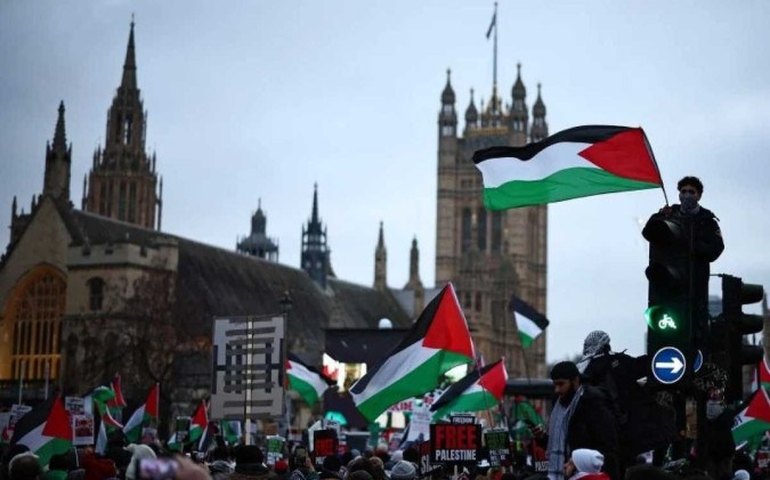 Milhares em Londres, Paris e outras grandes cidades realizam manifestação pró-Palestina