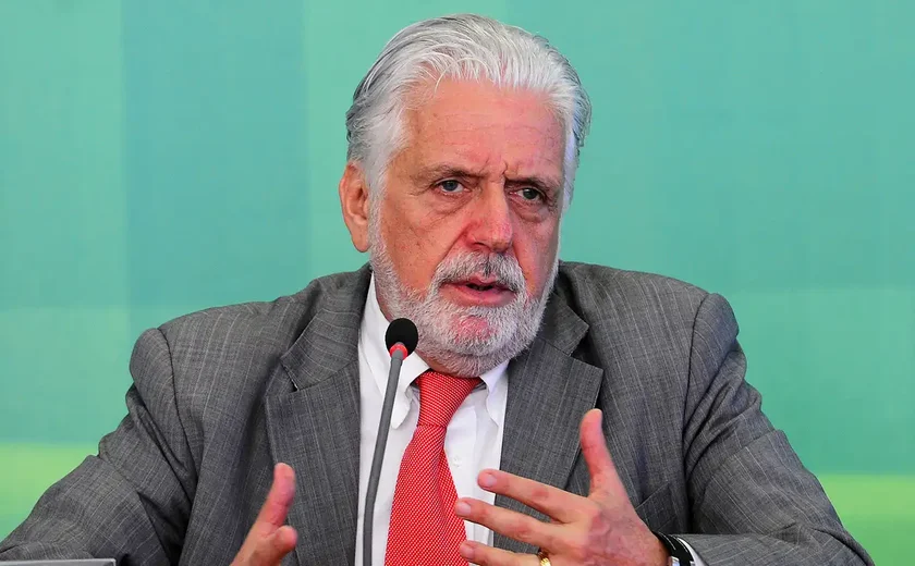 Precisamos esperar lei dos EUA sobre sanções a compras da Rússia, diz Jaques Wagner