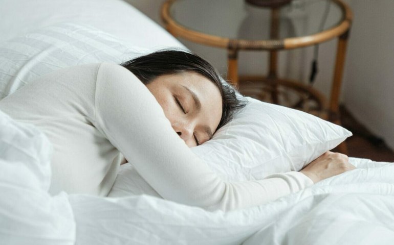 Dormir menos de 7 horas por noite diminui expectativa de vida, aponta pesquisa