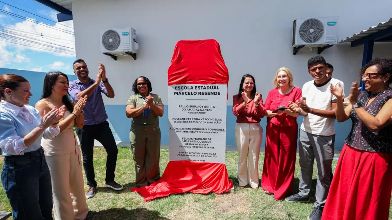 Escola com capacidade para 1.800 alunos é entregue à população da Vila Emater, em Maceió