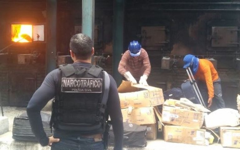 SSP incinera quase três toneladas de drogas apreendidas em Alagoas