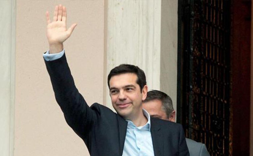 Primeiro-ministro grego e Merkel vão apresentar amanhã novas propostas