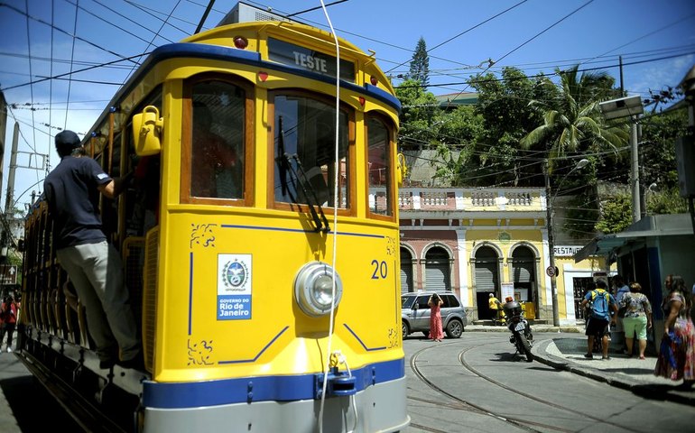 Governo do Rio entrega 1º trecho revitalizado do bonde de Santa Teresa