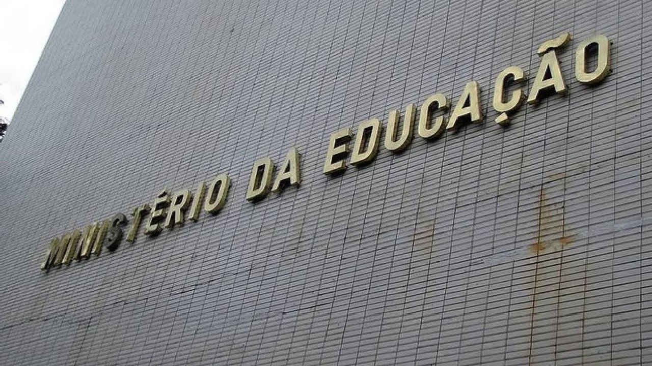 MEC: Exame da educação básica será ampliado e servirá para acesso à universidade