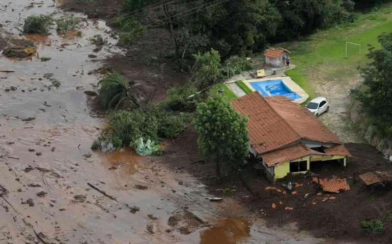 &#8216;Pousada foi embora e minha casa também&#8217;, diz moradora de Brumadinho