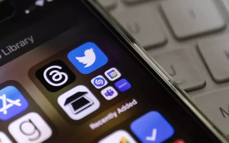 UE defende regras para limitar acesso de menores às redes sociais