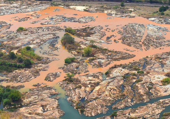 Samarco paga 1ª parcela do acordo de reparação pelo rompimento da barragem de Fundão