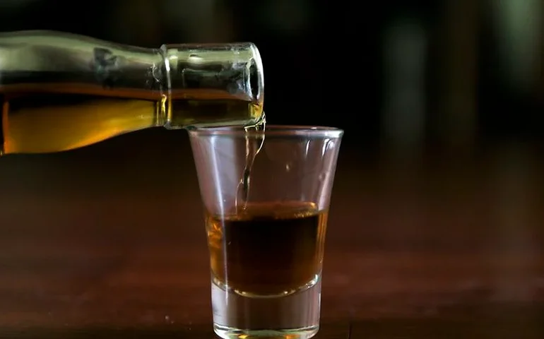 Bêbados e sonolentos: nos EUA, controle de tráfego aéreo sofre com falta de pessoal e problemas de saúde mental