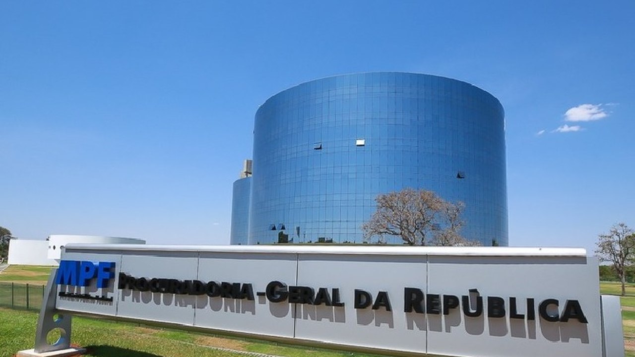 Das postagens racistas à perda de patrocínios: entenda as acusações do MPF contra Júlio Cocielo