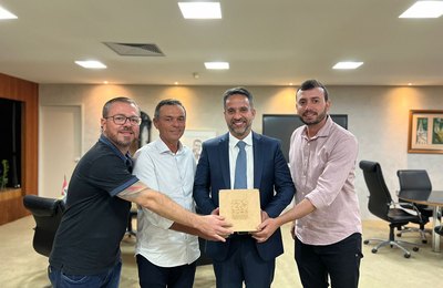 Prefeito de Anadia se reúne com presidente da Câmara dos Deputados e Governador