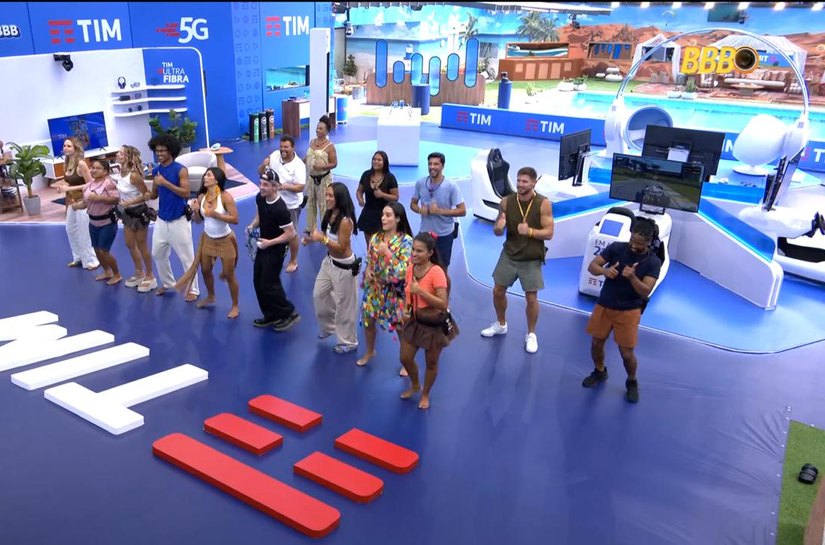 TIM replica loja conceito e destaca oferta do PlayStation 5 em ativação no BBB 26