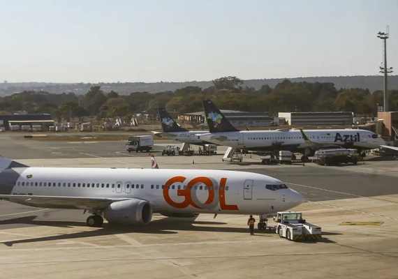 Justiça de Alagoas condena Gol a indenizar mãe de criança autista por negar desconto garantido por lei