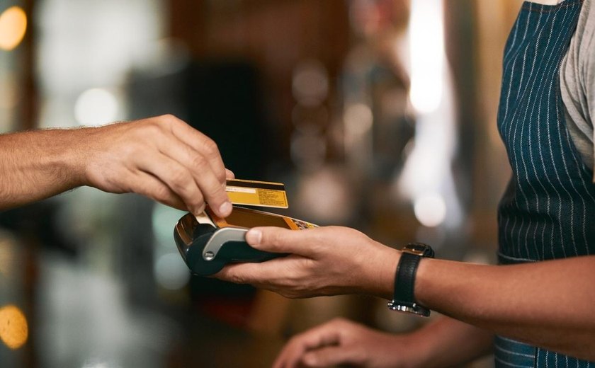 Endividamento de famílias bate recorde, diz CNC