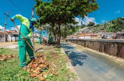 Prefeitura inicia intervenções no Vale do Reginaldo para instalação de jardins e plantio de árvores
