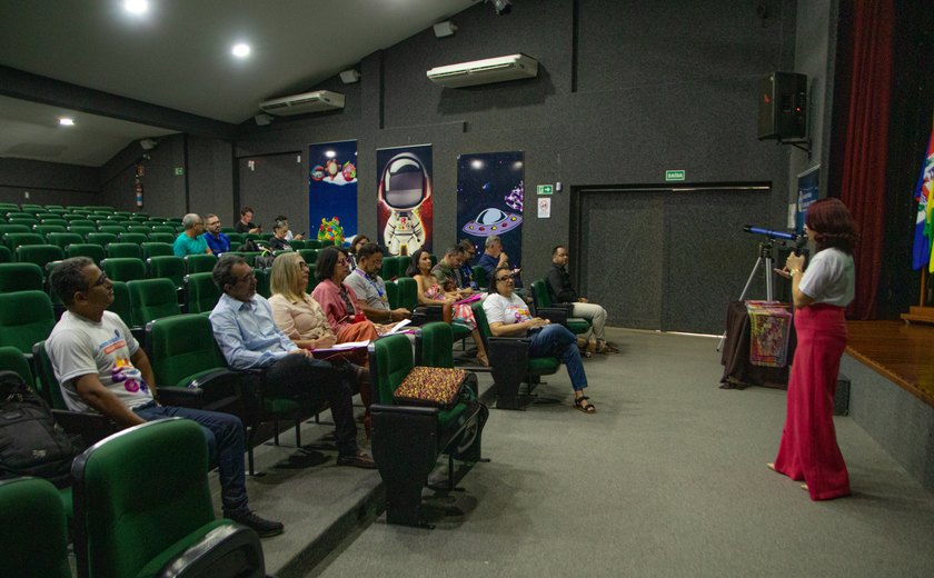 Prefeitura promove Integra Caeti com gestores dos Centros de Apoio às Escolas em Tempo Integral