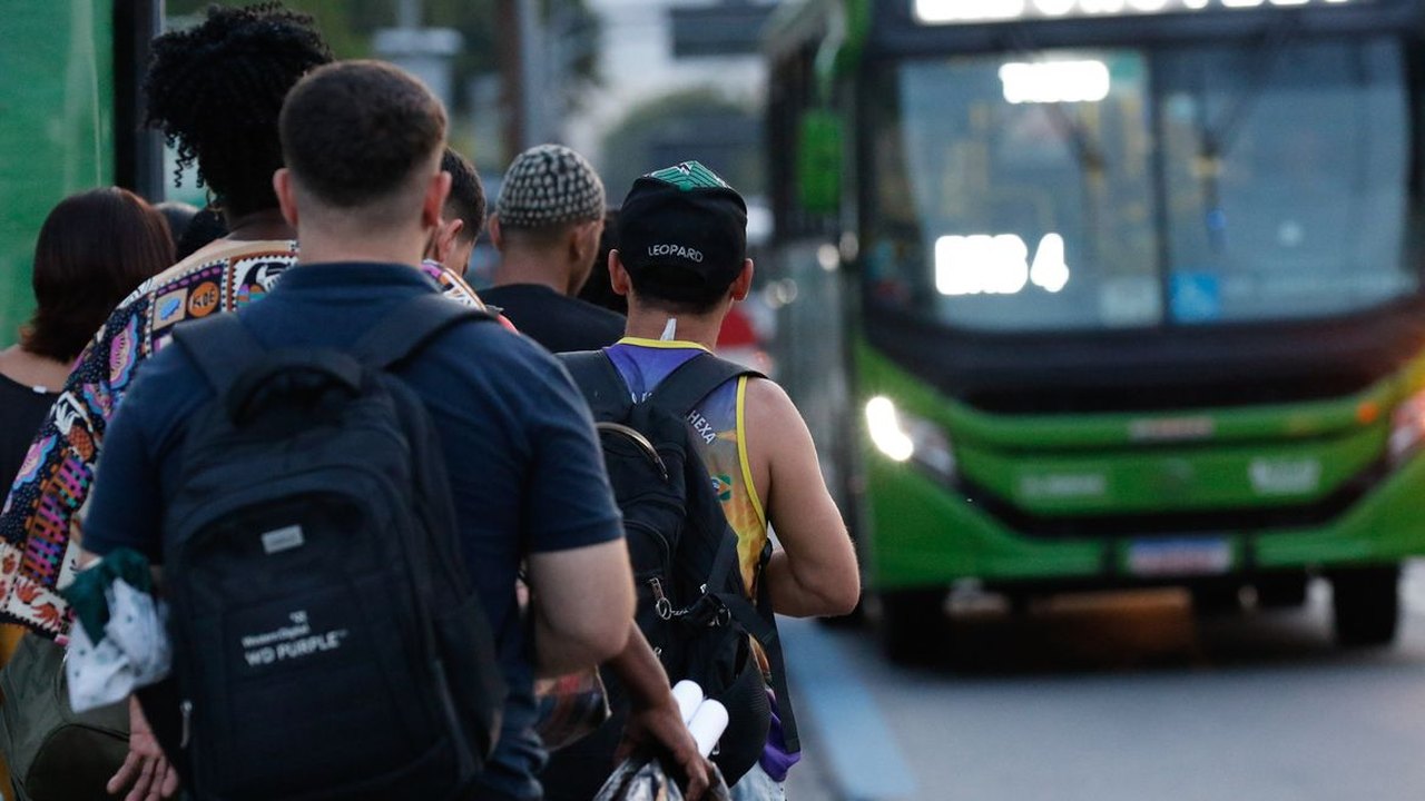 Motoristas de ônibus do Rio iniciam greve por tempo indeterminado