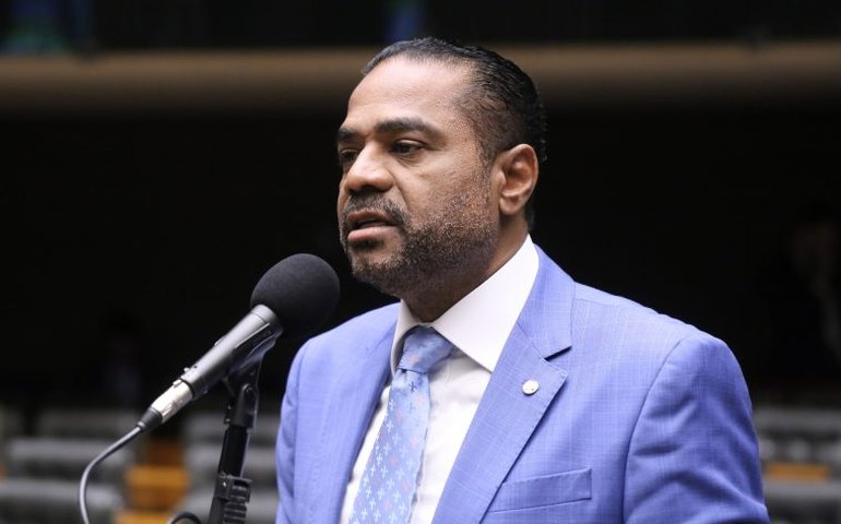 Comissão aprova alerta obrigatório em rótulos de medicamentos que afetam motoristas