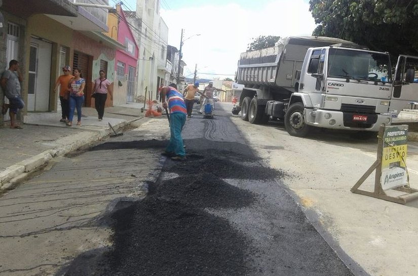 Prefeitura de Arapiraca começa revitalização asfáltica nas ruas da cidade
