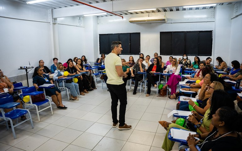 Semed, Fundepes e Ufal promovem curso de gestão escolar para professores efetivos