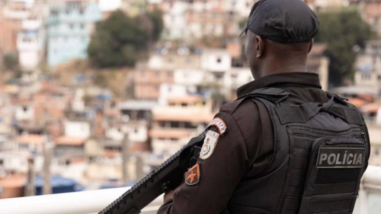 PM ocupa cinco comunidades do Complexo de Israel, no Rio