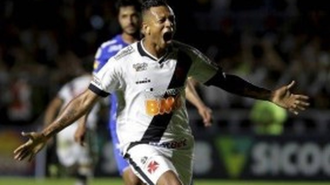 Com futuro incerto, Guarín ganha homenagem do Vasco com depoimento de ídolos