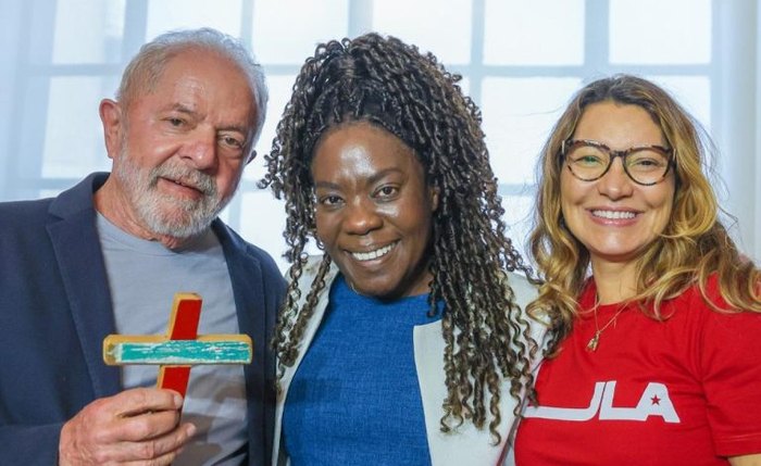 Lula e Janja em evento religioso