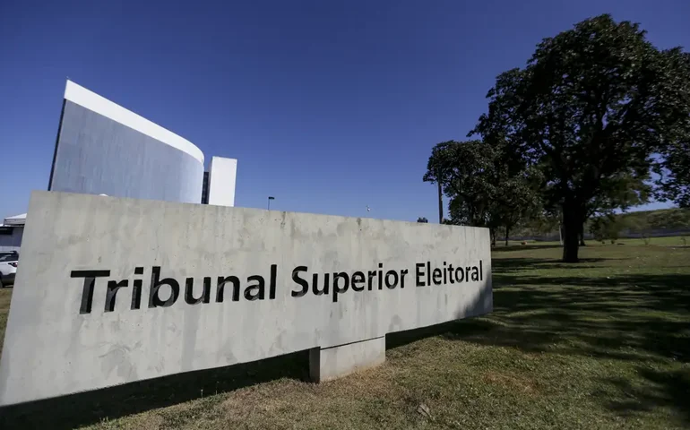 Eleitores que não votaram no 2º turno têm até terça para justificar