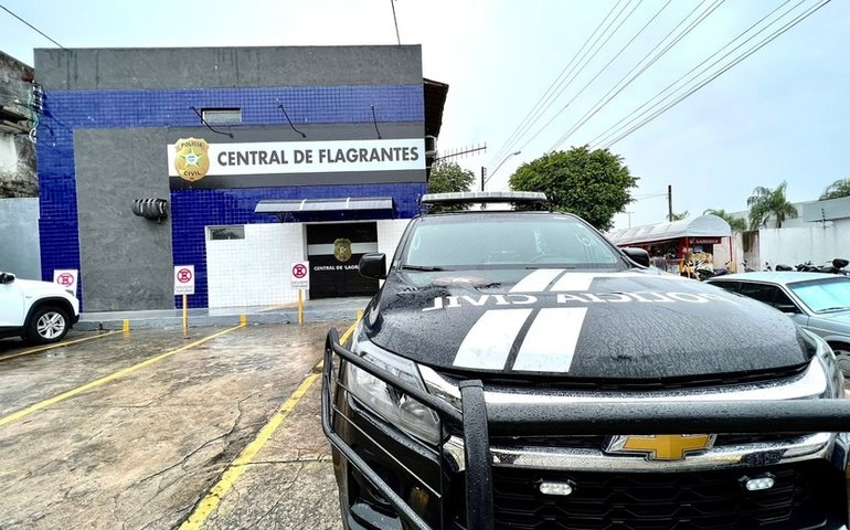 Jovem é preso com drogas dentro de uma mochila em comunidade em Maceió