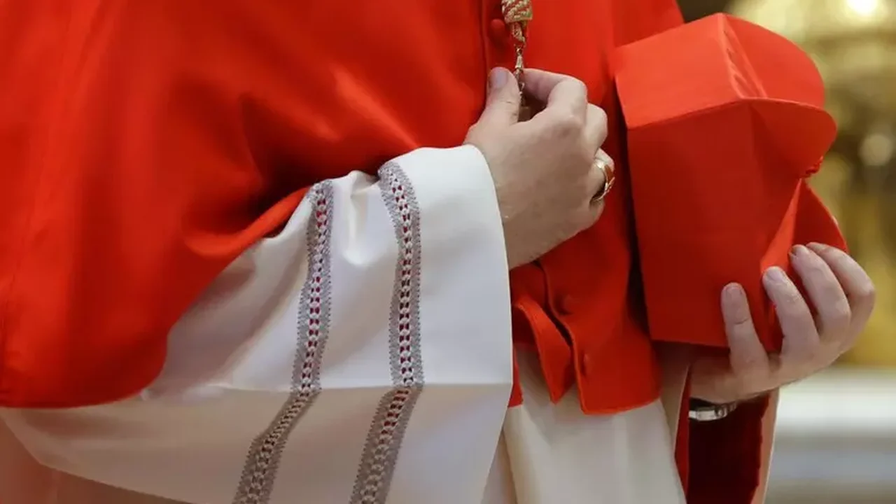 Vaticano divulga horário, língua e vestimenta de conclave
