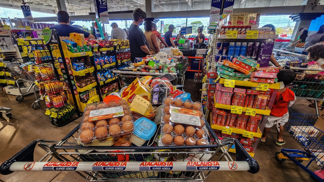 Consumo de alimentos cresce após proibição das bets no país, diz Abras
