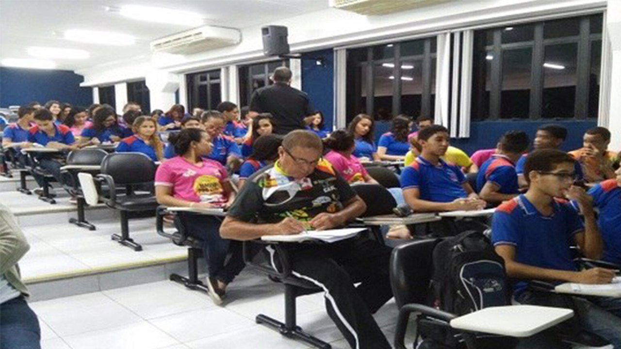 Arapiraca: Mais de 100 famílias são beneficiadas com venda de bolos e doces