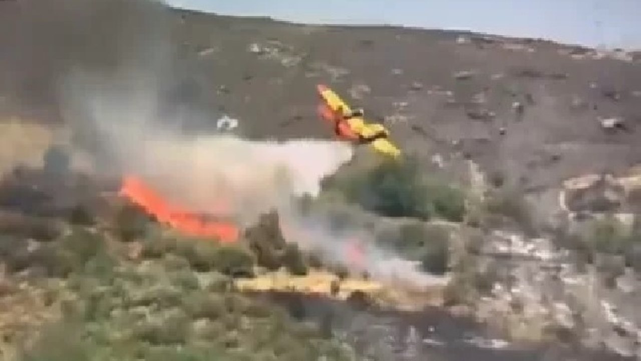 Avião usado para combater incêndios florestais na Grécia cai e deixa dois mortos