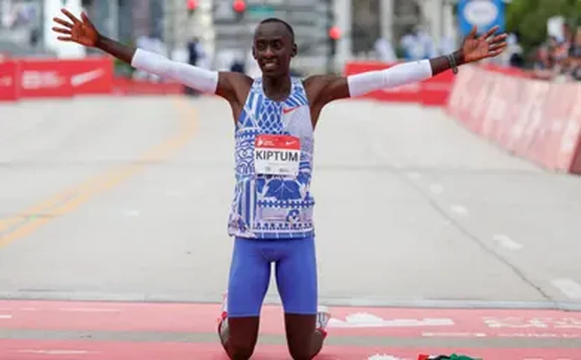 Kelvin Kiptum, maratonista recordista mundial, morre aos 24 anos em acidente de carro