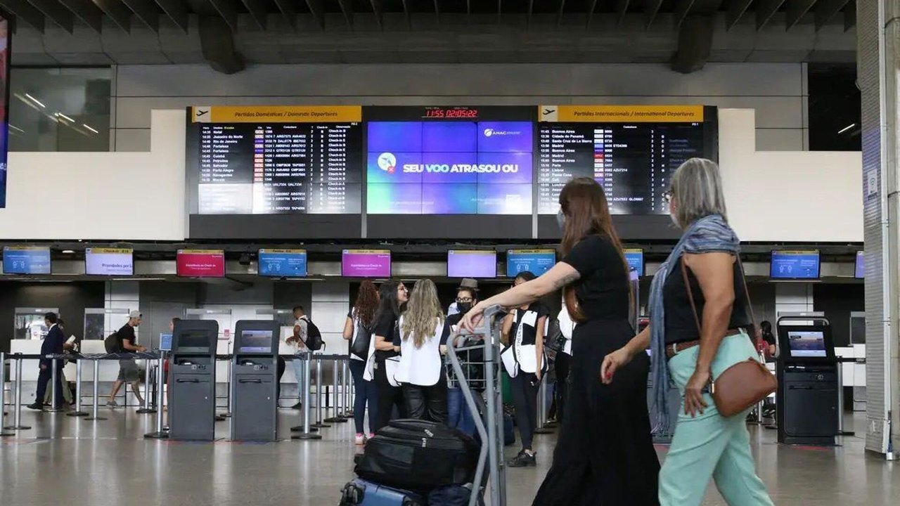 Mais de 1,1 milhão de brasileiros já viajaram aos EUA em 2025