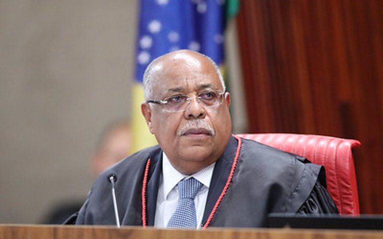 Ministro Benedito Gonçalves: 'Bolsonaro foi integralmente responsável' por reunião com embaixadores